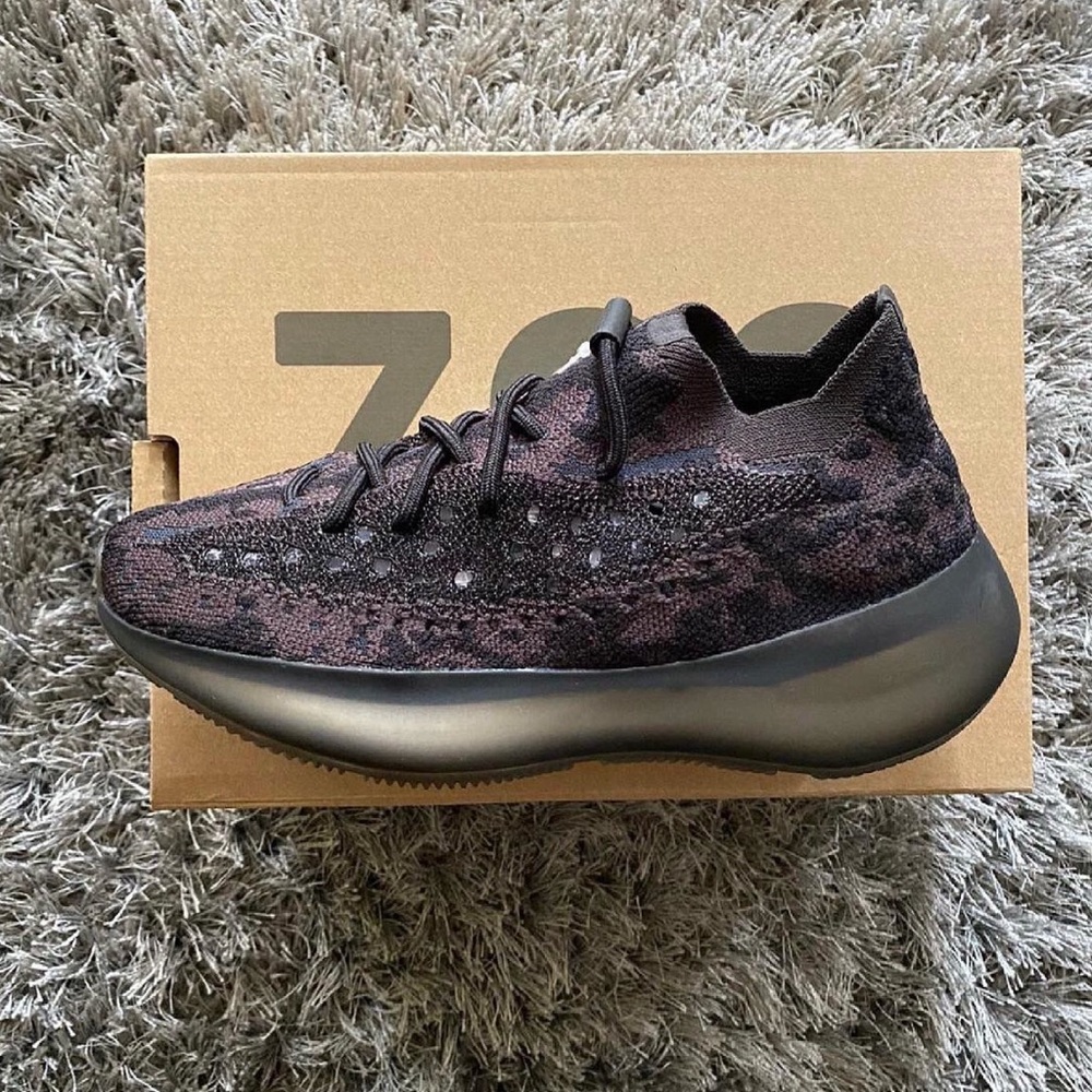 adidas Yeezy Boost 380 - ONYX / Black